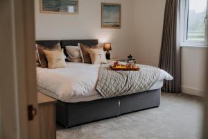 Modern Comfort Escape for 12 Guests -Rural Setting