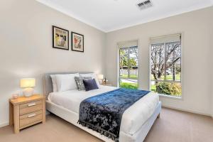 Opie Grove - Parkside Calm near West Beach & Trails