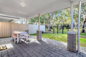 Opie Grove - Parkside Calm near West Beach & Trails