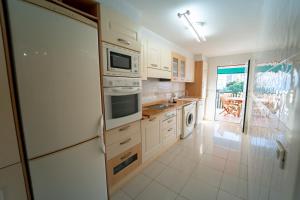 Amplio apartamento familiar con piscina y vistas al mar en Benicàssim