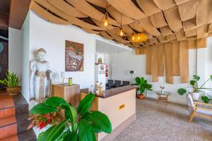 Kata Hill Sea View Hotel