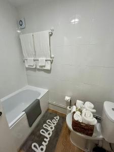 St Andrews Gardens- 2 bedroom flat with views over town- A welburg property managed by Catchpole Stays