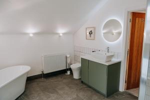 Charming Dual - Cottage A Private Modern Retreat