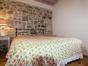 Maisons de vacances Very nice cottage with studio on a domain with heated pool : photos des chambres