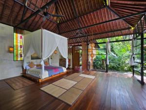 Villa Mahadevi 4 within Jungle & Private Pool Ubud