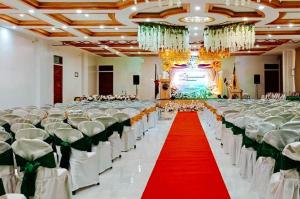 RedDoorz Plus at Nick Hotel Guimba