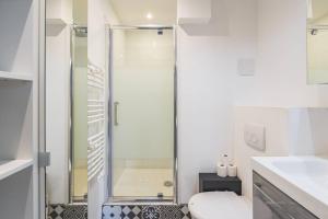 Appartements Les Elus :Charmant logement renove au coeur de Reims – Ideal pour decouvrir la ville ! : photos des chambres