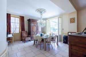 B&B / Chambres d'hotes Chambre D-hotes Vignols : photos des chambres