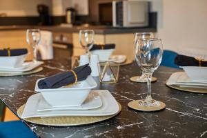 Hermitage Court - Luxury Central Apartment