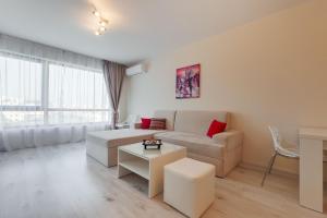 АТ apartment - South Bay Beach Residence