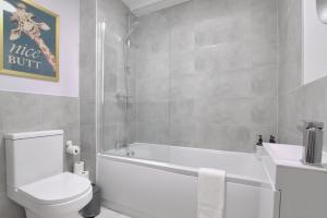 Modern Serviced Apartments Steps From Gloucester Quays
