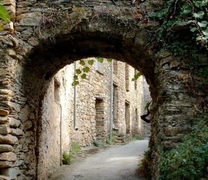 Charming Village House In The Groves Near The Sea