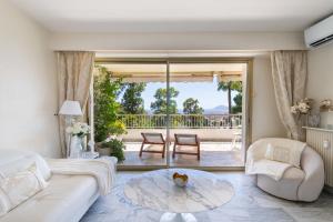 Spacious 1-Br with Sea View Residence with Pool Cannes