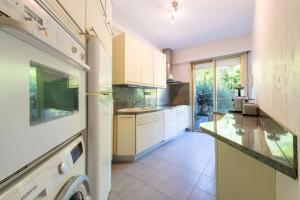 Appartements Spacious 1-Br with Sea View Residence with Pool Cannes : photos des chambres