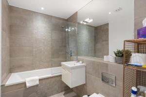 GuestReady - Modern 1BR Retreat in Battersea