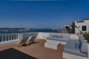Spetses Bluesites Retreat