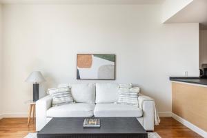 Blueground Tribeca pool nr City Hall NYC-1930