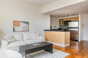 Blueground Tribeca pool nr City Hall NYC-1930