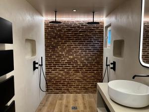 Maisons de vacances Chaleureuse ferme restauree au calme avec piscine : photos des chambres