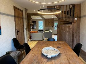 Maisons de vacances Chaleureuse ferme restauree au calme avec piscine : photos des chambres