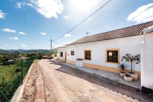 Charming 3 bedroom Villa Nestled Amongst the Orange Groves of Silves, Algarve, Portugal