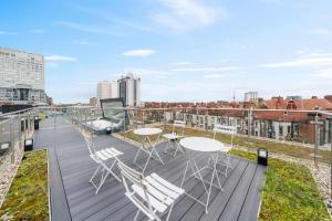 Panoramic Perfection Marble Arch 2BR Penthouse 74
