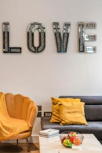 Panoramic Perfection Marble Arch 2BR Penthouse 74