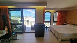 Beachfront Apartment Oasis VIP Club