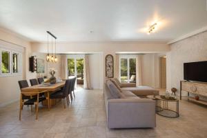 Michael by Vintage Travel