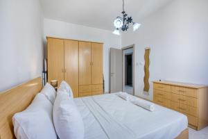 Spacious 3-Bedroom Apartment in StPauls