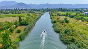 Natyra e Ishullit -Resort-