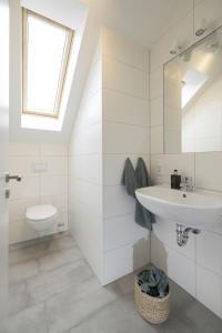 Haus Norwald - tolles Ferienhaus direkt am See für bis zu 4 Personen mit Sauna und Kaminofen - Haustiere herzlich willkommen