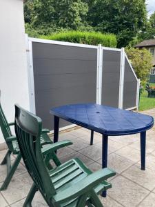 Gemütliches ganzes Apartment Parkplatz Waschmaschine Kamin Terrasse Garten, Grill und Küche