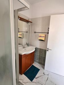 Cozy 1-Bedroom Apartment