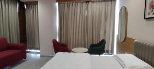 PubliQ Luxury Stays KPHB