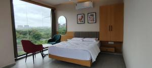 PubliQ Luxury Stays KPHB