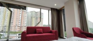 PubliQ Luxury Stays KPHB