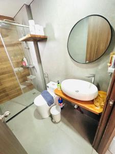 407MSNK Maison Luxe Studio w Balcony & Kitchen