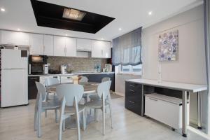 Praia Azul Beach and Sun