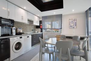 Praia Azul Beach and Sun