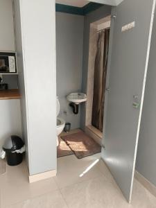 Crompton Studio Apartment 786