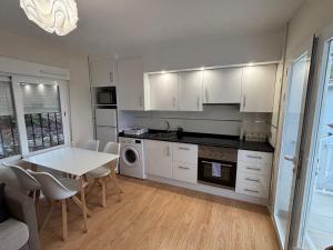 Apartamento en Mar de Pedra, con vistas al castillo by beBalmy