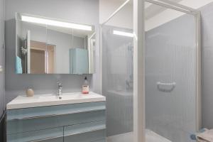 Le Roc dEmbrun - proche Lac de Serre-Ponçon