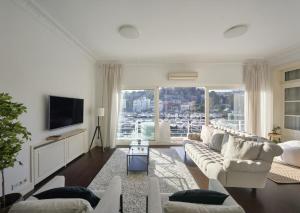 Gorgeous Bright 4bed Gem W Viewsbalcony! #115