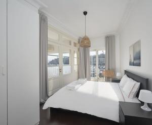 Gorgeous Bright 4bed Gem W Viewsbalcony! #115