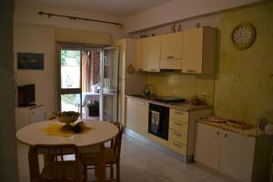 Casa Mimosa - Appartamento con giardino a 50 mt dal mare