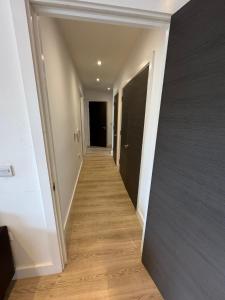 Bright and Airy Two-Bedroom Apartment in E14