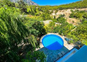 Luxurious Villa Beckham by HolidayKeys