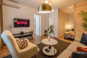 City Lights & Comfort - 2BR Central Bucharest