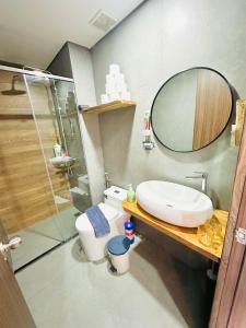 405MSNK Maison Luxe Twin Studio l Balcony & Kitchen